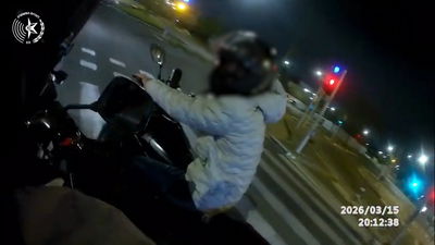 ניסה להימלט מהשוטר, חצה צמתים באדום ופגע ברכב פרטי - עד שנעצר | צפו