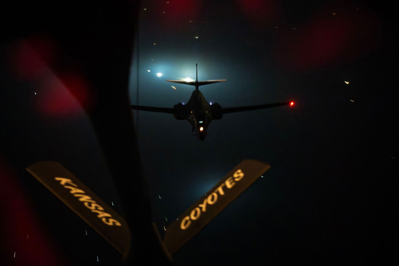 המפציץ האסטרטגי רוקוול B-1 לנסר במזרח התיכון