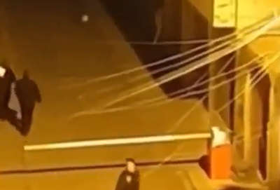 אנשי הבסיג' בורחים