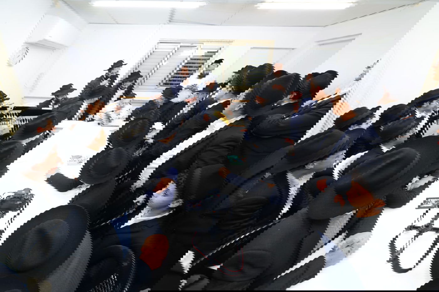 ילדי חניכי הישיבות אצל הגר"ד לנדו