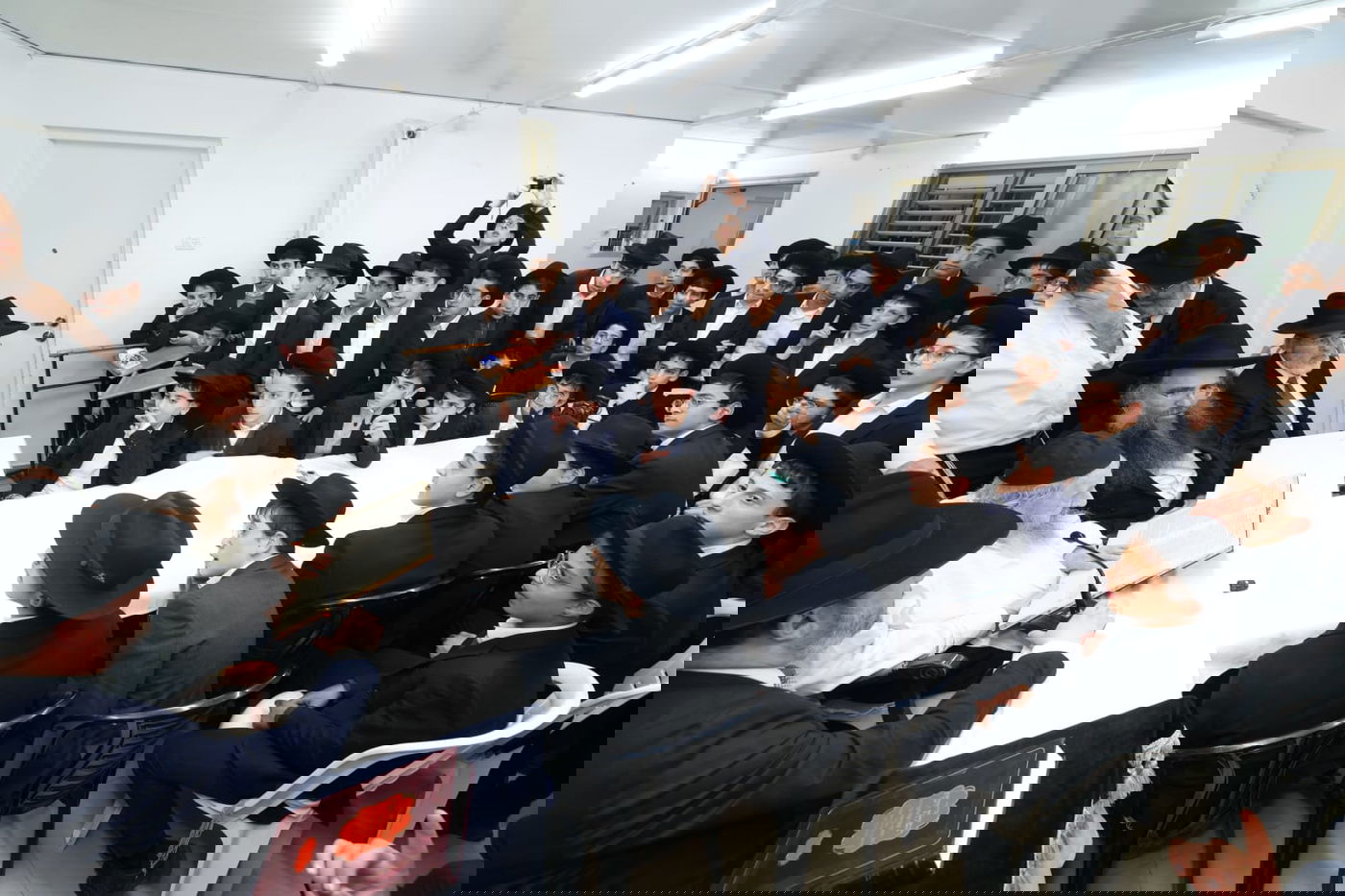 ילדי חניכי הישיבות אצל הגר"ד לנדו