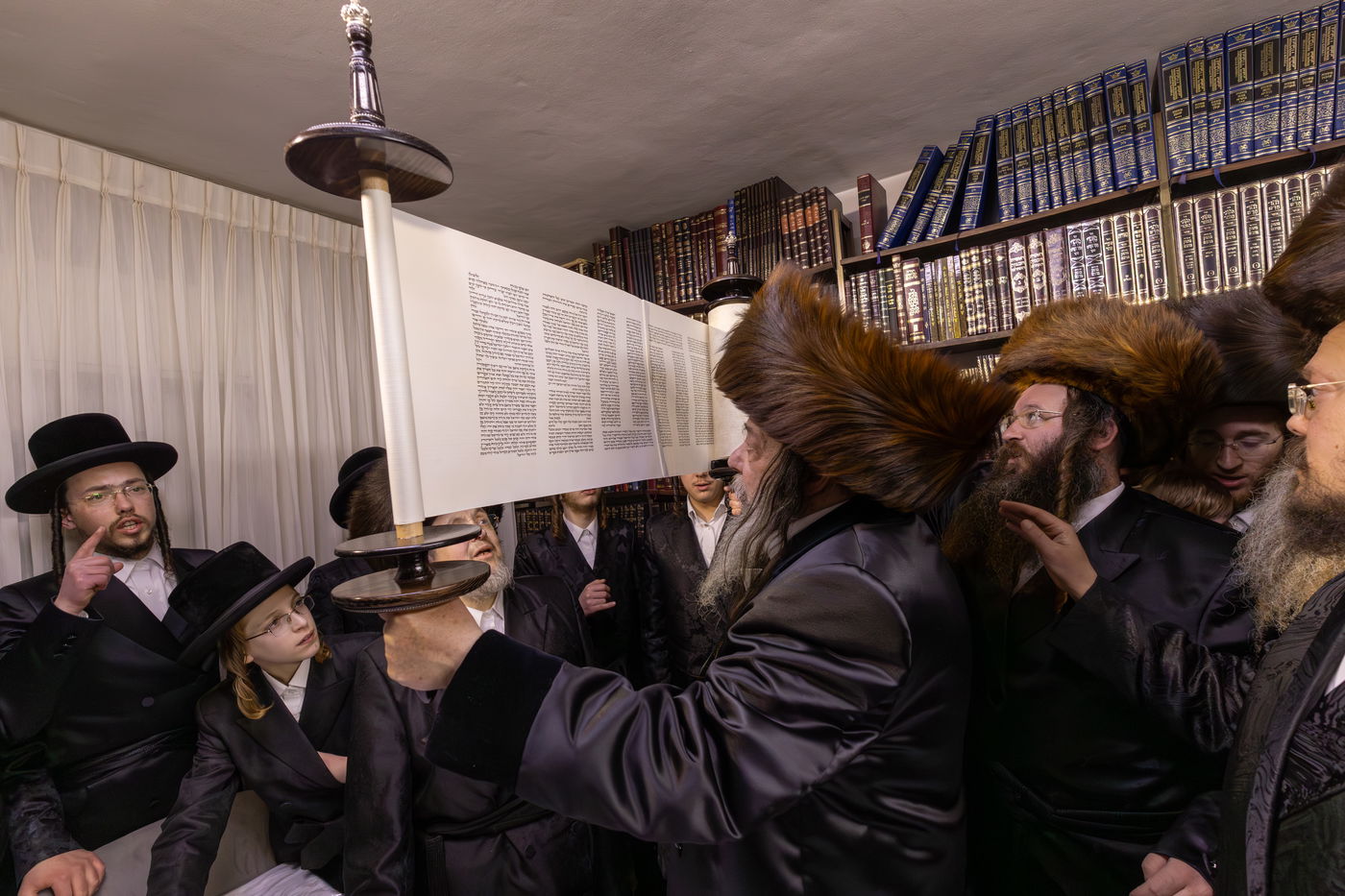 הכנסת ס"ת ושבע ברכות בחצה"ק זוועהיל