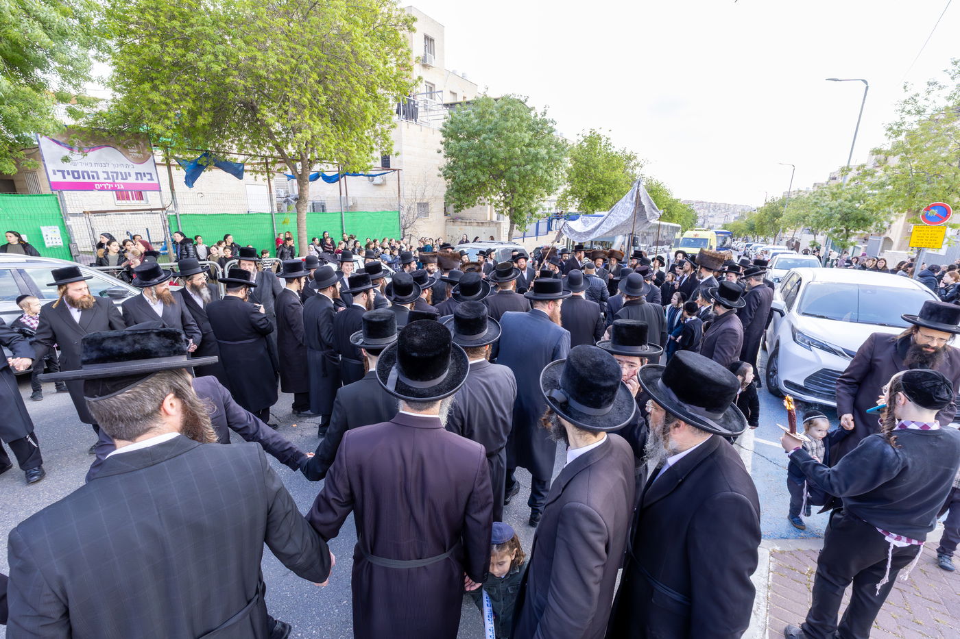 הכנסת ס"ת ושבע ברכות בחצה"ק זוועהיל