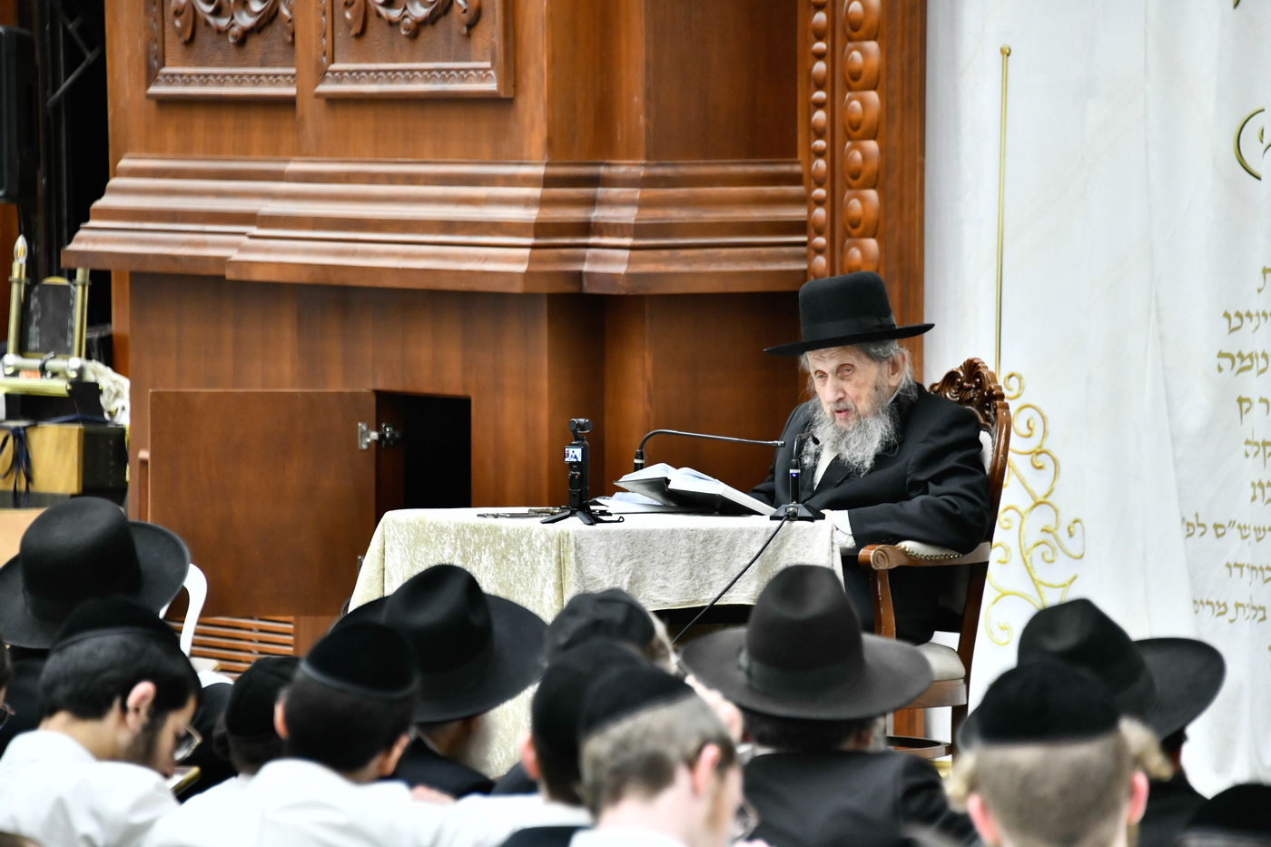 הגר"ד לנדו בשיחה בישיבת בית מדרש עליון