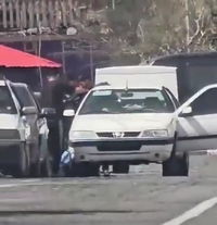 מחליפים בגדים ברחוב