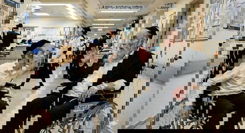 פגישה מפתיעה במסדרונות בית החולים
