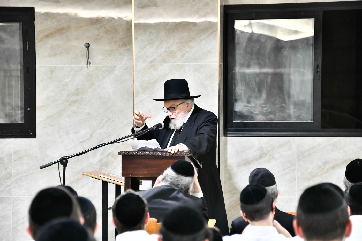 הגרמ"ה הירש בשיחה בישיבת כרמיאל