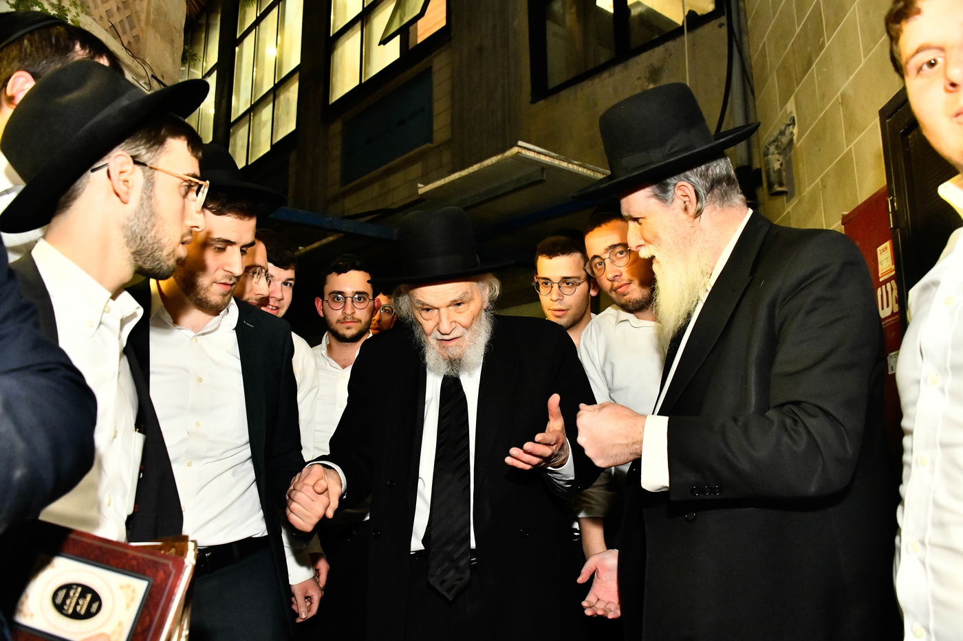 הגרמ"ה הירש בשיחה בישיבת כרמיאל