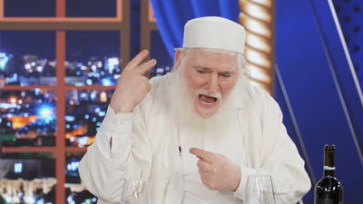 "אורות" בארבע כוסות, בצל ב"דיינו" וסגולה לפרי בטן: המקובל חושף את הסודות והמנהגים המפתיעים של ליל הסדר • צפו