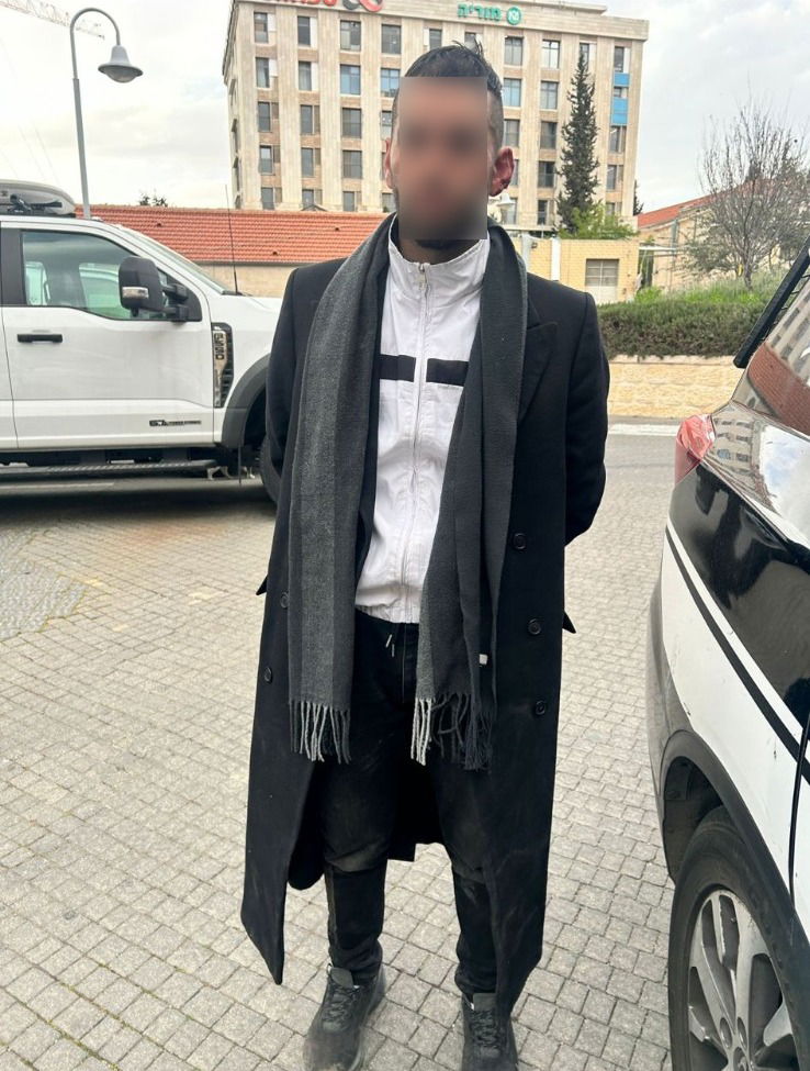 החשוד וכלי הפריצה