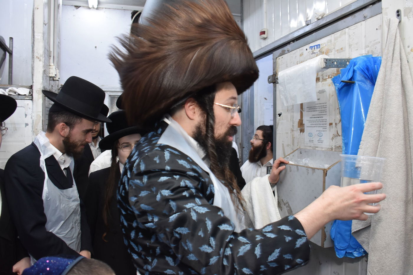 האדמו"ר ממעזבוז באפיית מצות