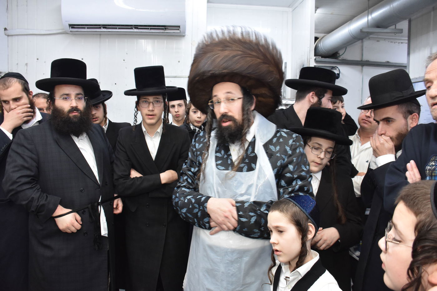 האדמו"ר ממעזבוז באפיית מצות