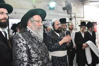 האדמו"רים מראחוב ומעזבוז באפיית מצות