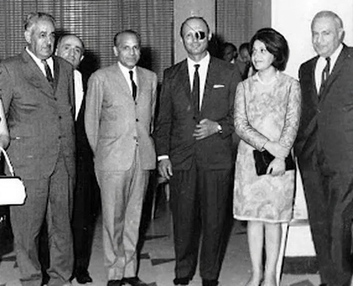 חביב (קיצוני מימין) בביקור רשמי של משה דיין באיראן