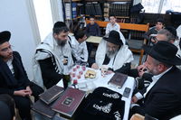 ר"ח ניסן אצל הגאון רבי משה צדקה