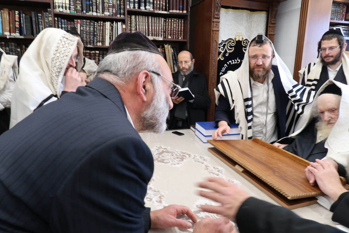 קבלת קהל אצל הגר"מ שטרנבוך