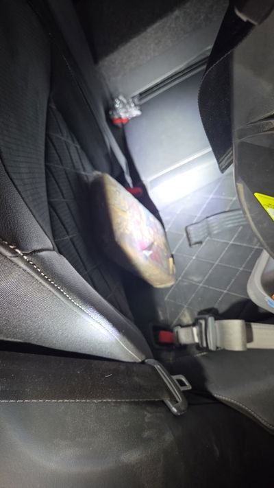 סוכל ניסיון הברחה הזוי: קילו קוקאין אותר מתחת למושב תינוק ברכב
