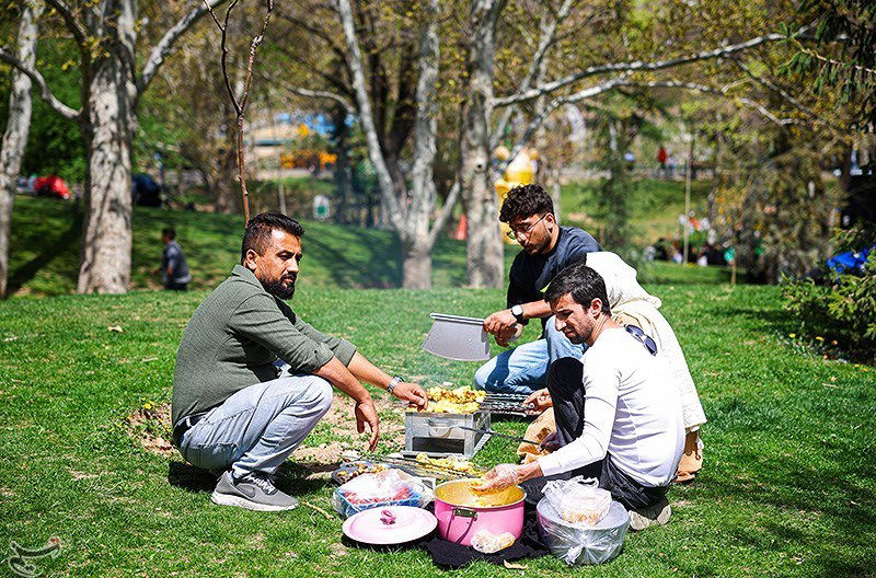 "אנחנו בדרך לחופש": האיראנים חוגגים 'נורוז' בצל המלחמה