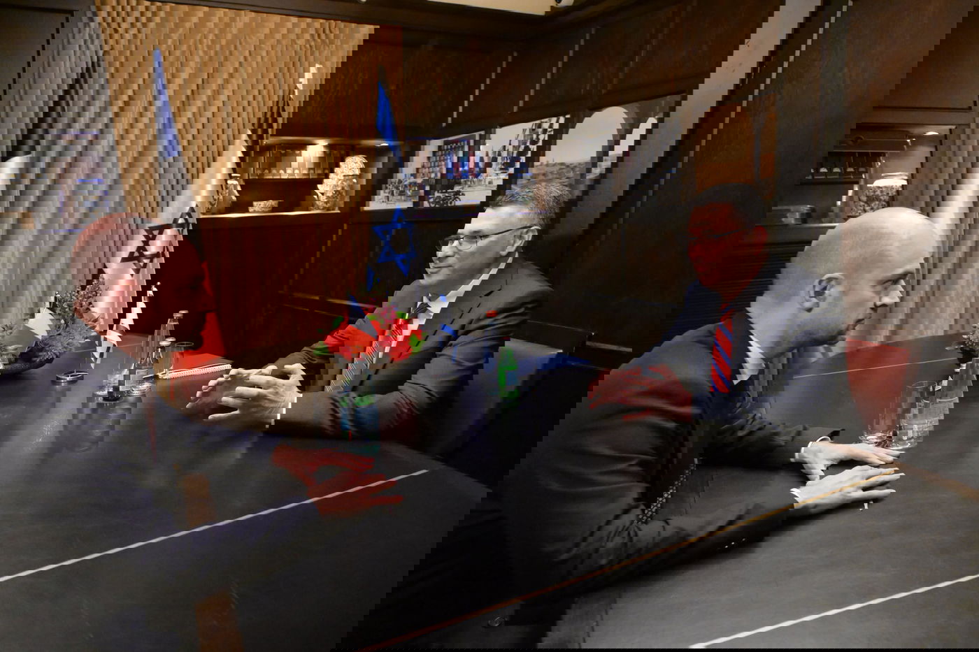 סער לשר החוץ הצרפתי: “לבנון לא פועלת מול חיזבאללה; ישראל תפעל בתקיפות”