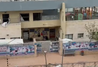 מבפנים ומבחוץ | צפו ברגע פגיעת הטיל מצרר בגן הילדים בראשון לציון