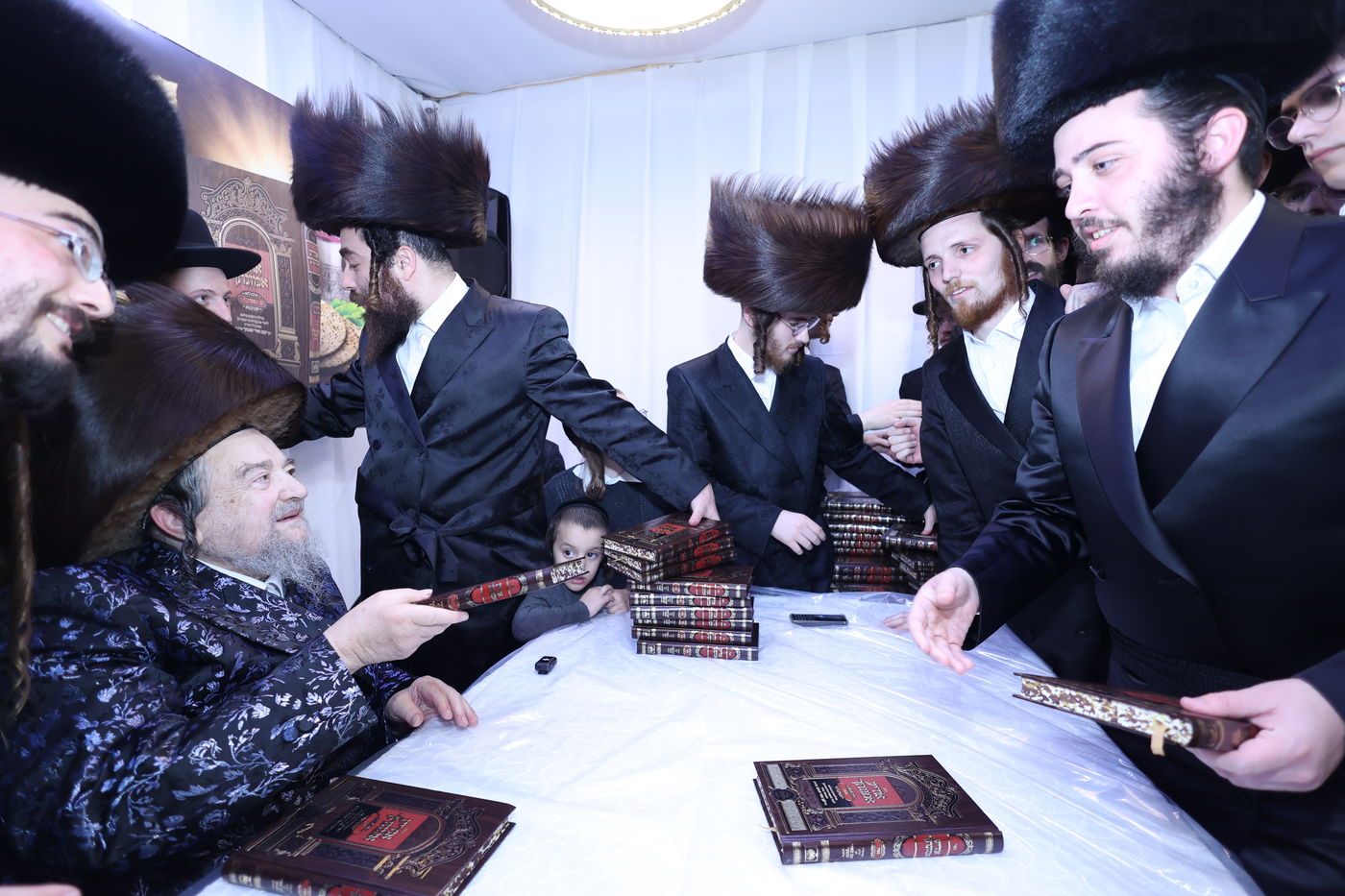 מסיבת הלחיים אצל הגרי"מ שכטר