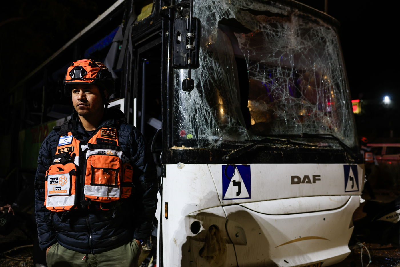 זירת הפגיעה בעיר ערד, ביום ובלילה