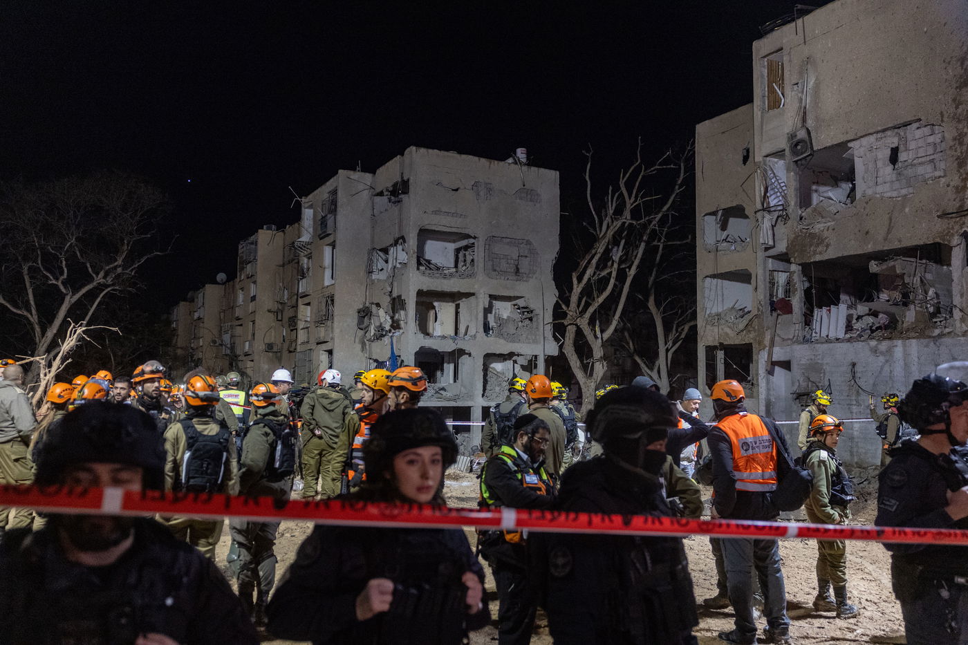 זירת הפגיעה בעיר ערד, ביום ובלילה