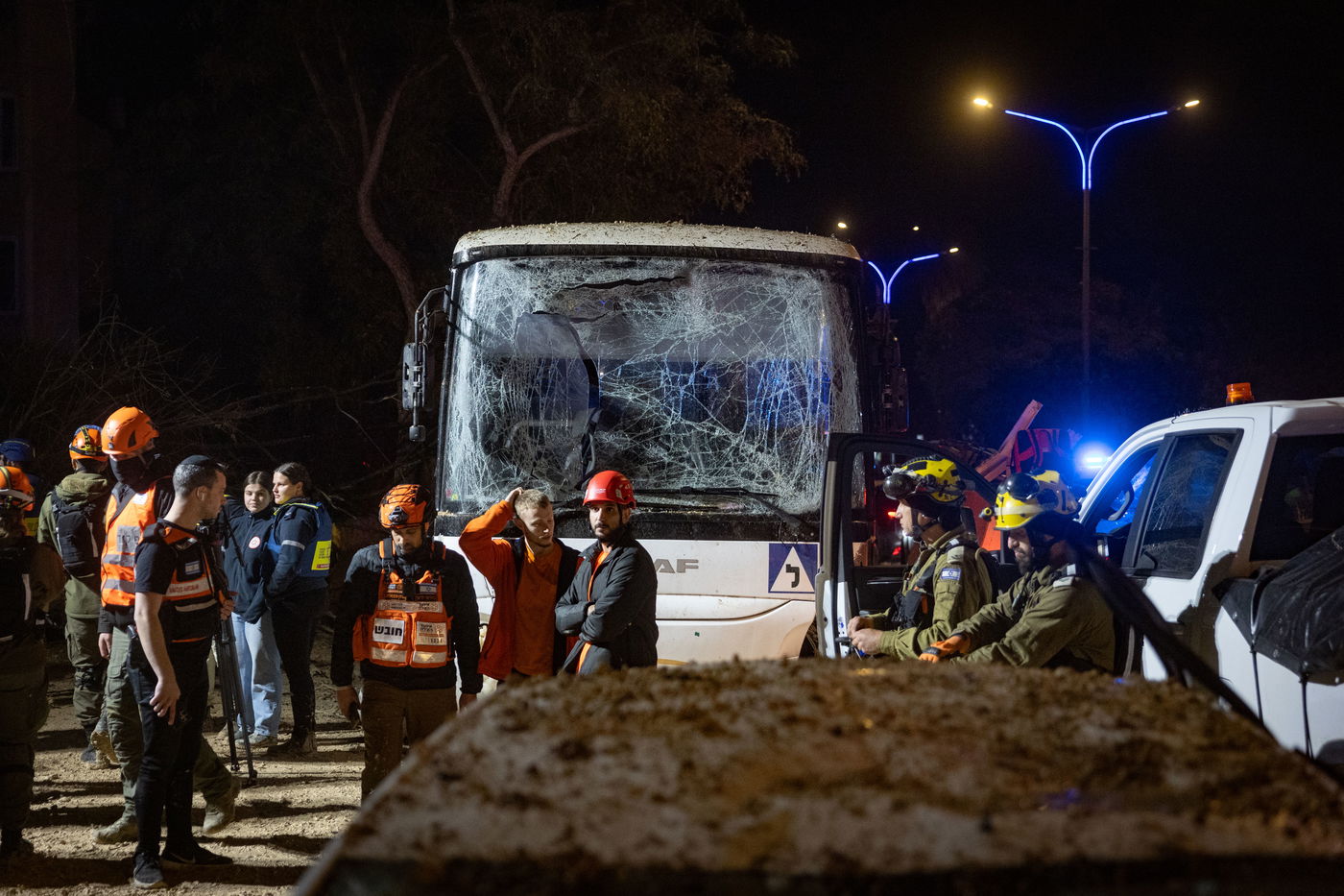 זירת הפגיעה בעיר ערד, ביום ובלילה