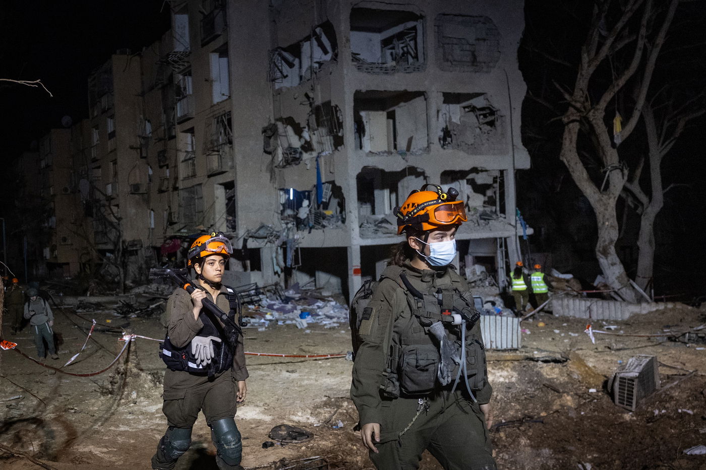 זירת הפגיעה בעיר ערד, ביום ובלילה