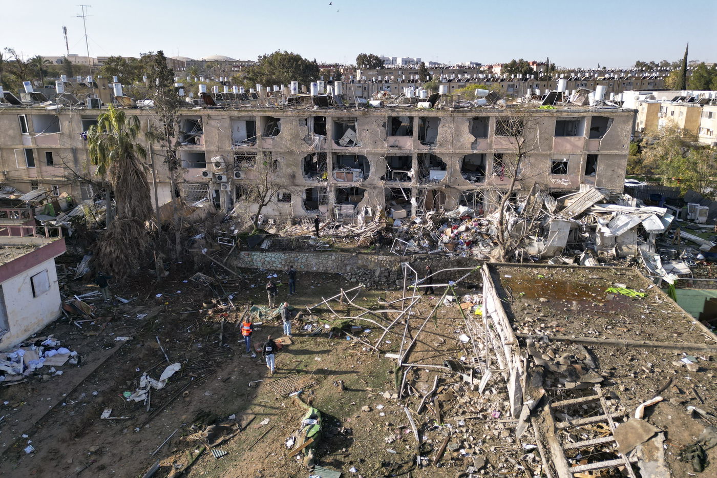 זירת הפגיעה בדימונה, הבוקר