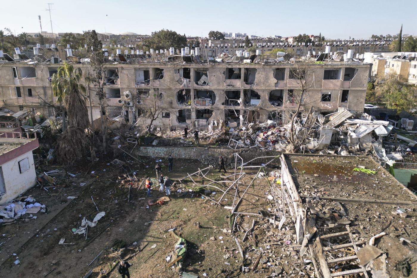 זירת הפגיעה בדימונה, הבוקר