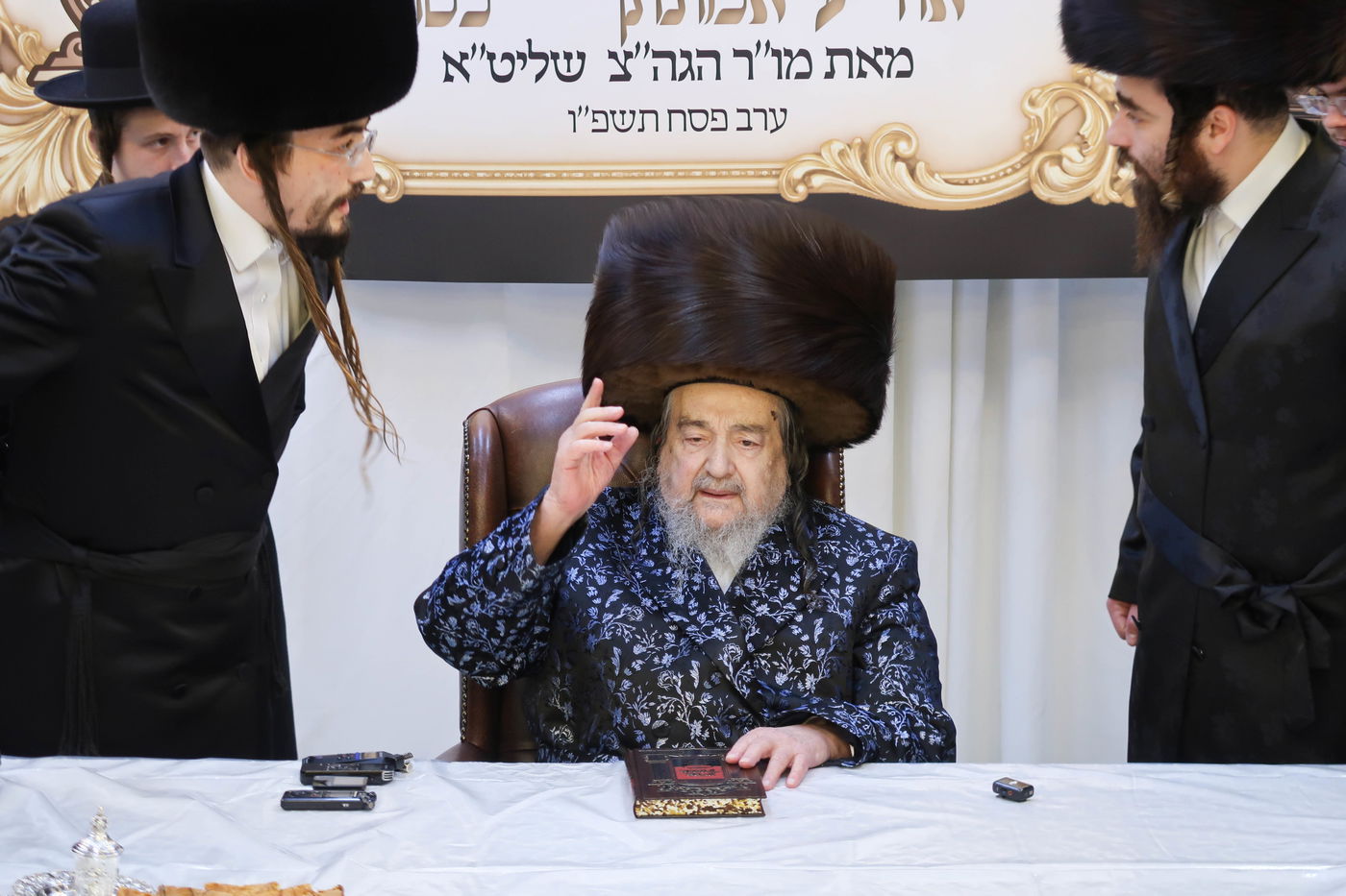 מסיבת הלחיים אצל הגרי"מ שכטר