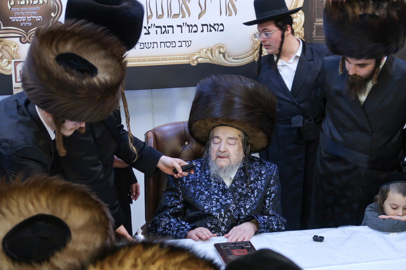 מסיבת הלחיים אצל הגרי"מ שכטר