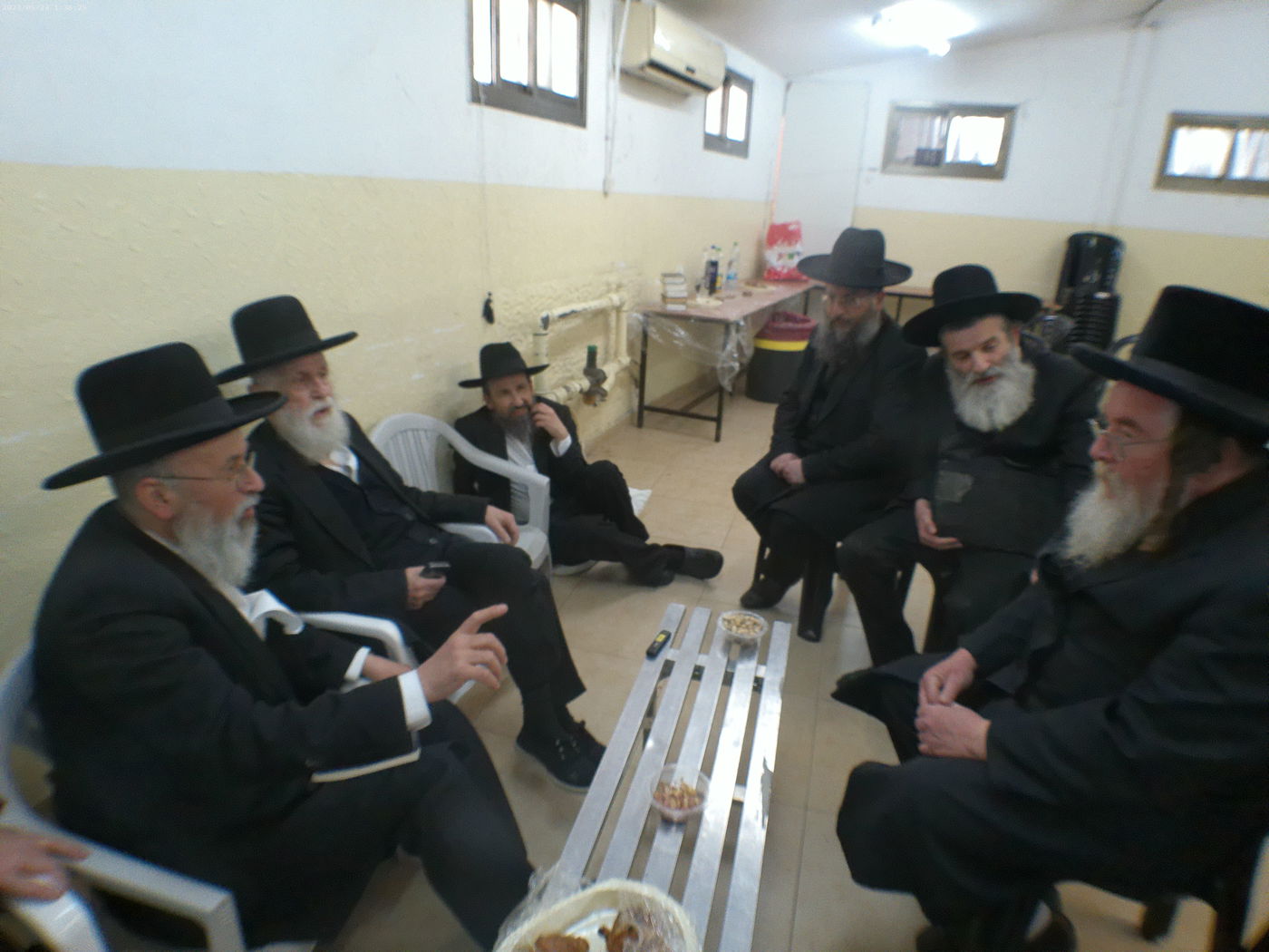 ניחום אבלים אצל הגאון רבי אליהו טופיק