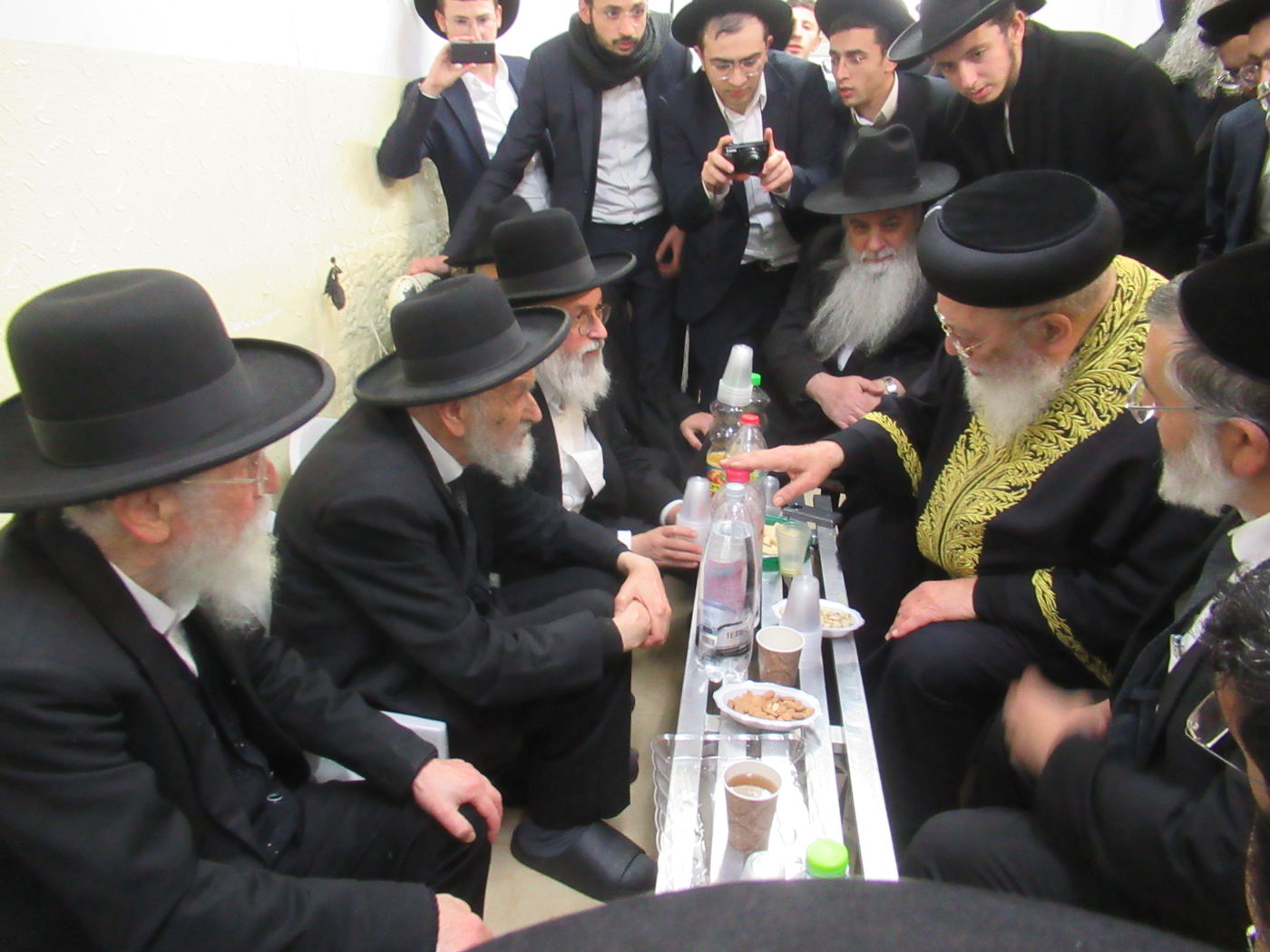 ניחום אבלים אצל הגאון רבי אליהו טופיק