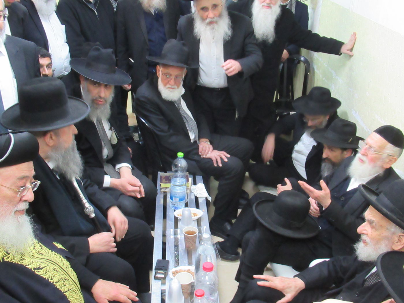 ניחום אבלים אצל הגאון רבי אליהו טופיק