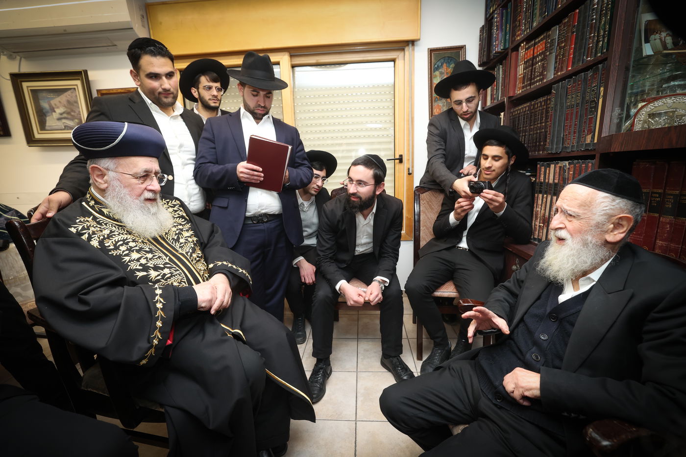 ניחום אבלים אצל הגאון רבי אליהו טופיק