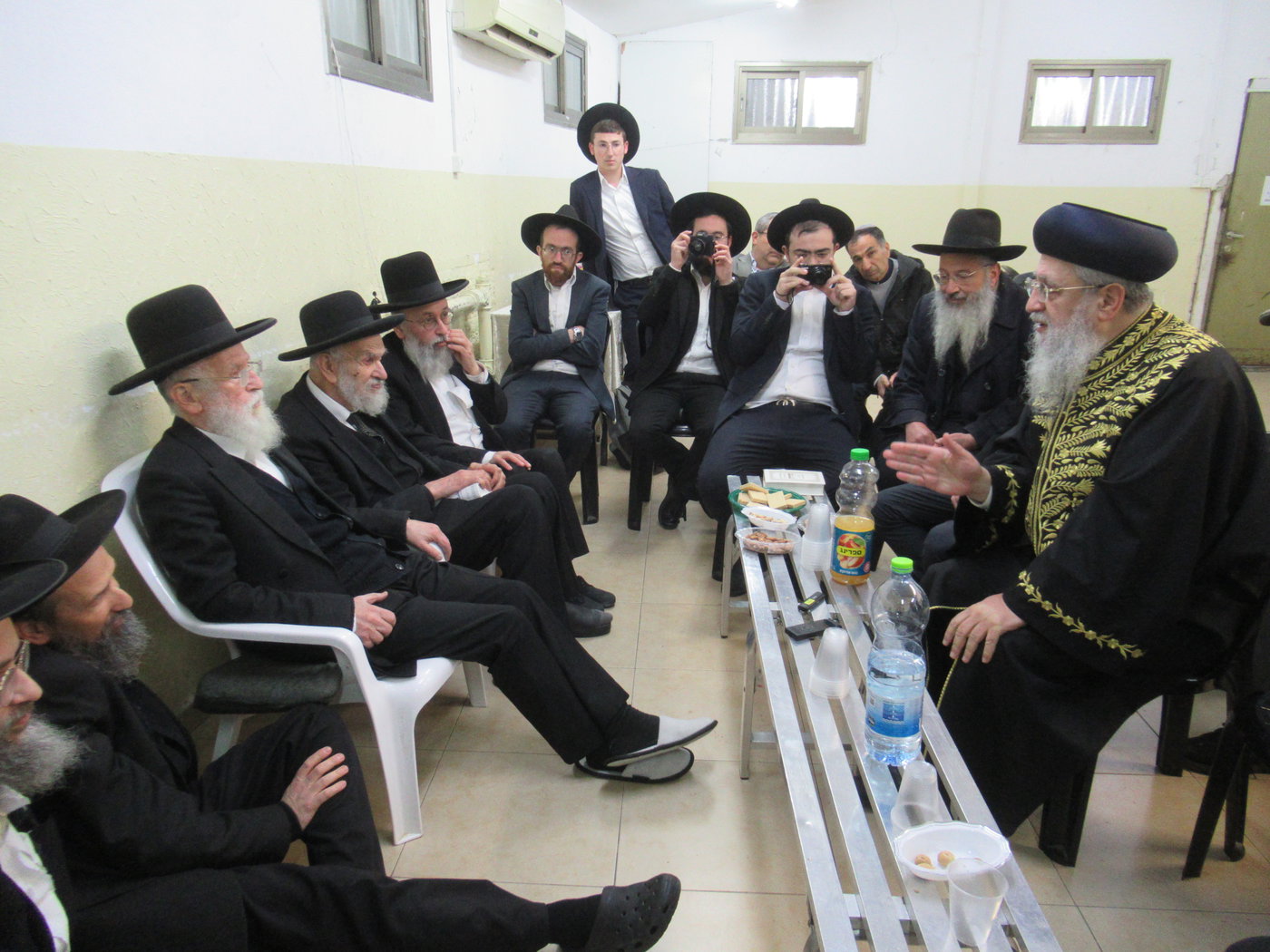 ניחום אבלים אצל הגאון רבי אליהו טופיק