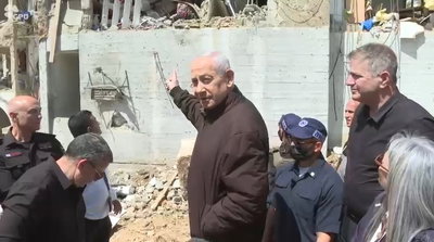 נתניהו הצביע על הבתים בערד: "זה קיר המגן, קרה פה נס!" | צפו