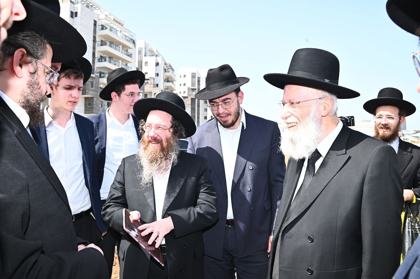 ברכת האילנות במתחם הסופרים בב"ב