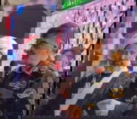 מזלזל וסרקסטי: מפכ"ל המשטרה האיראני בנאום תקיף בלב טהראן  