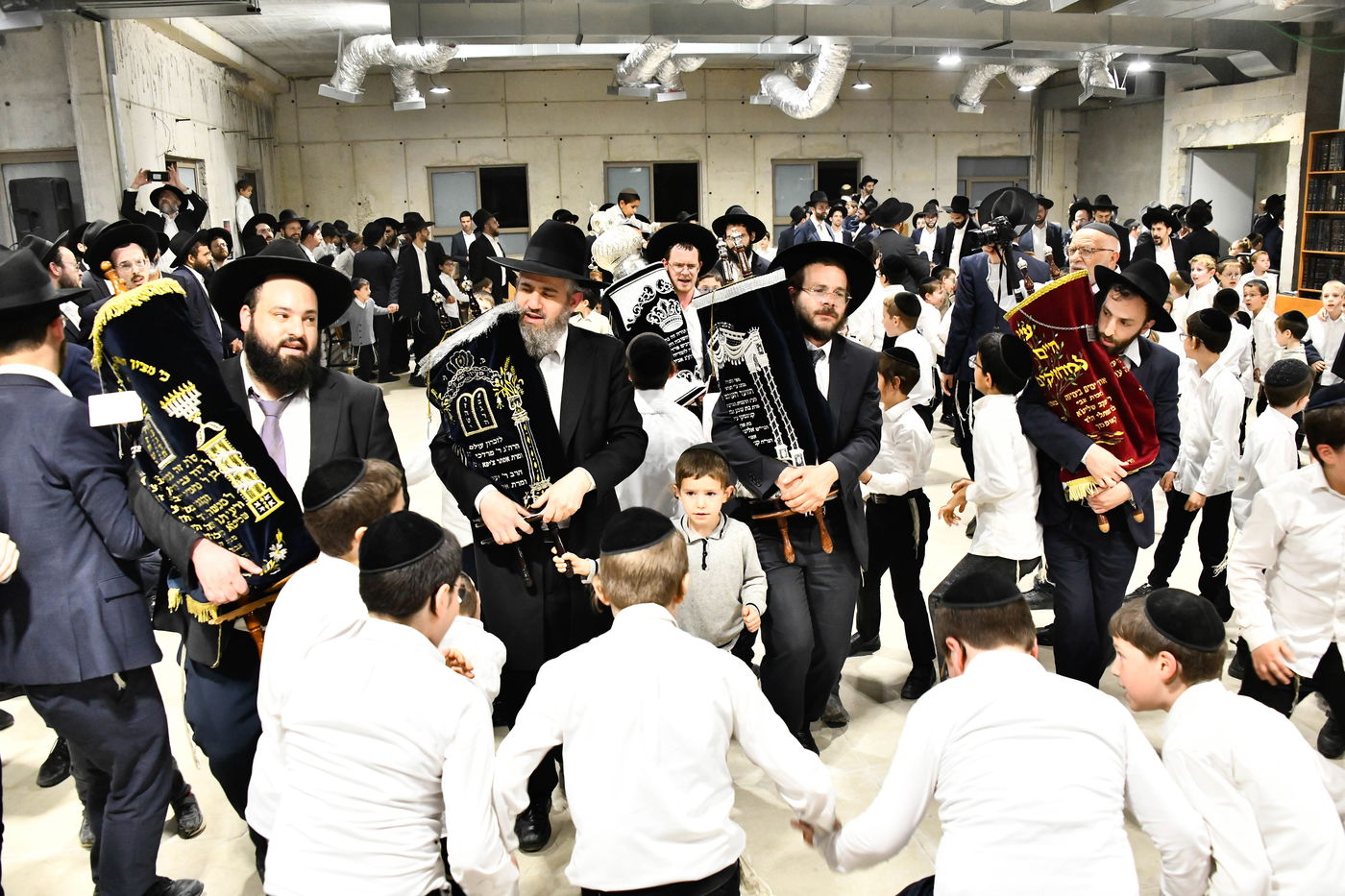  חנוכת הבית לביהמ"ד קהילת מנין אברכים בפרדס כץ