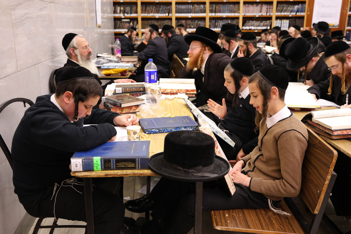 סדר לימוד של עשר שעות ברציפות בנדבורנה ירושלים