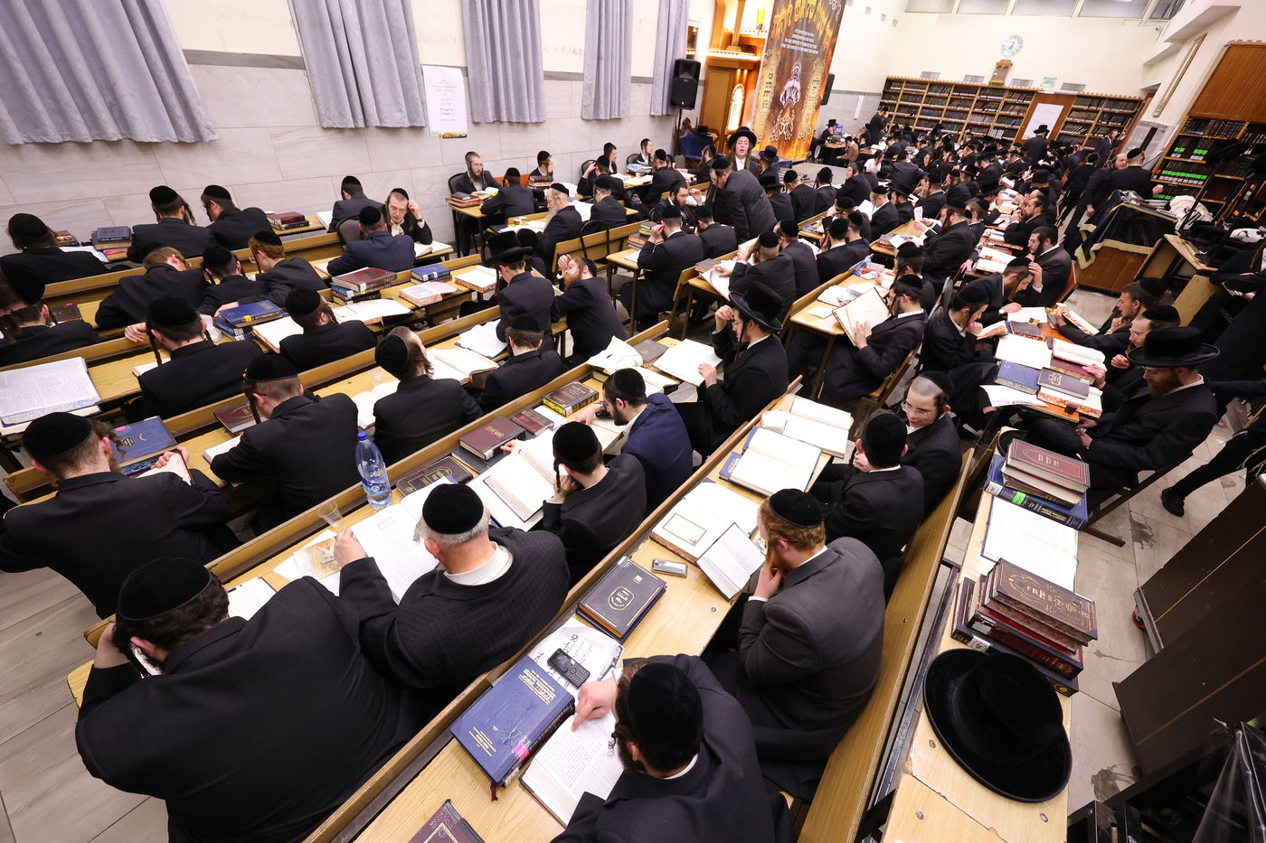 סדר לימוד של עשר שעות ברציפות בנדבורנה ירושלים