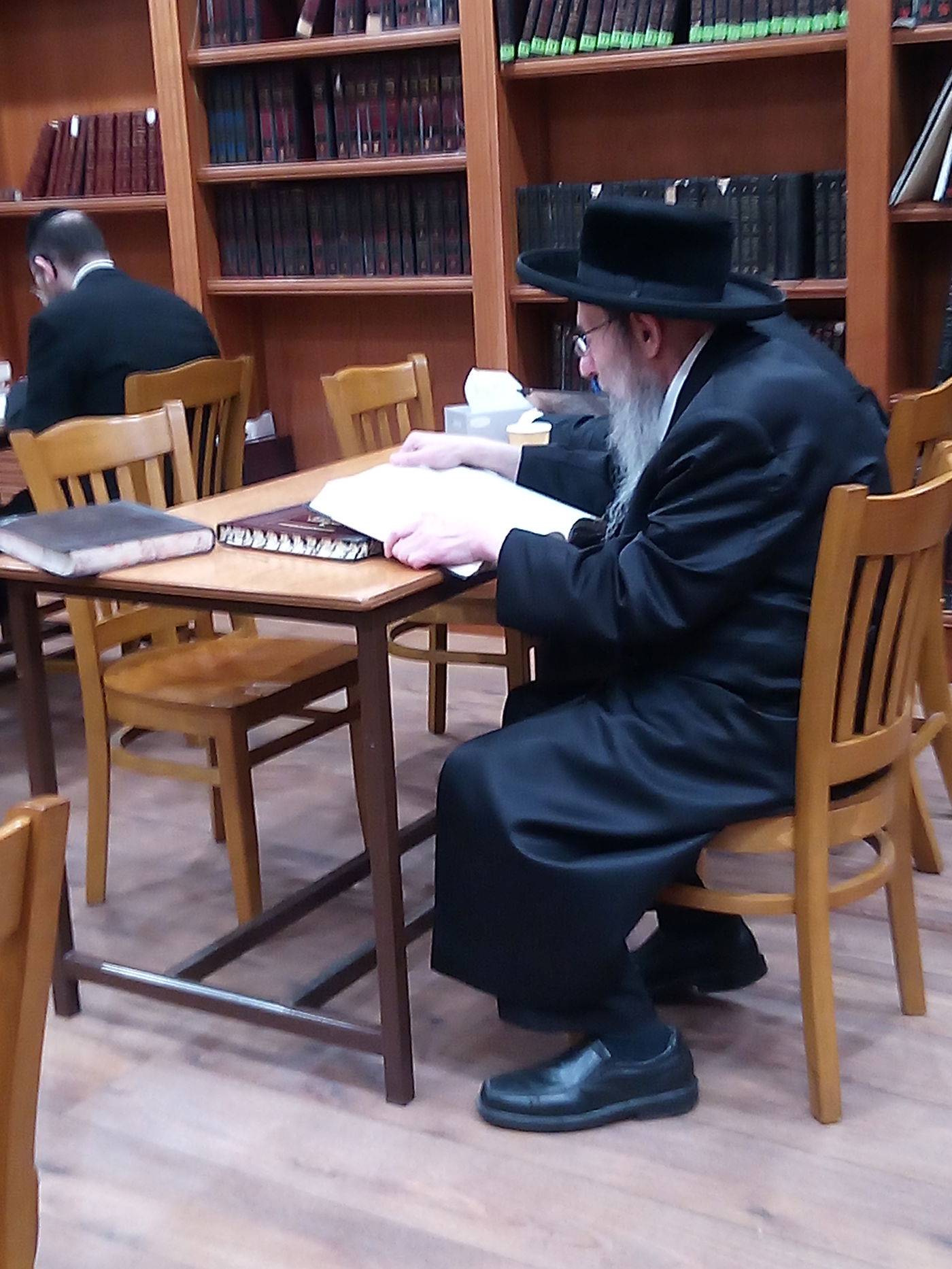  דומ"ץ סאטמר, הגה"צ רבי געציל בערקוביץ בהיכל התורה באנטווערפן