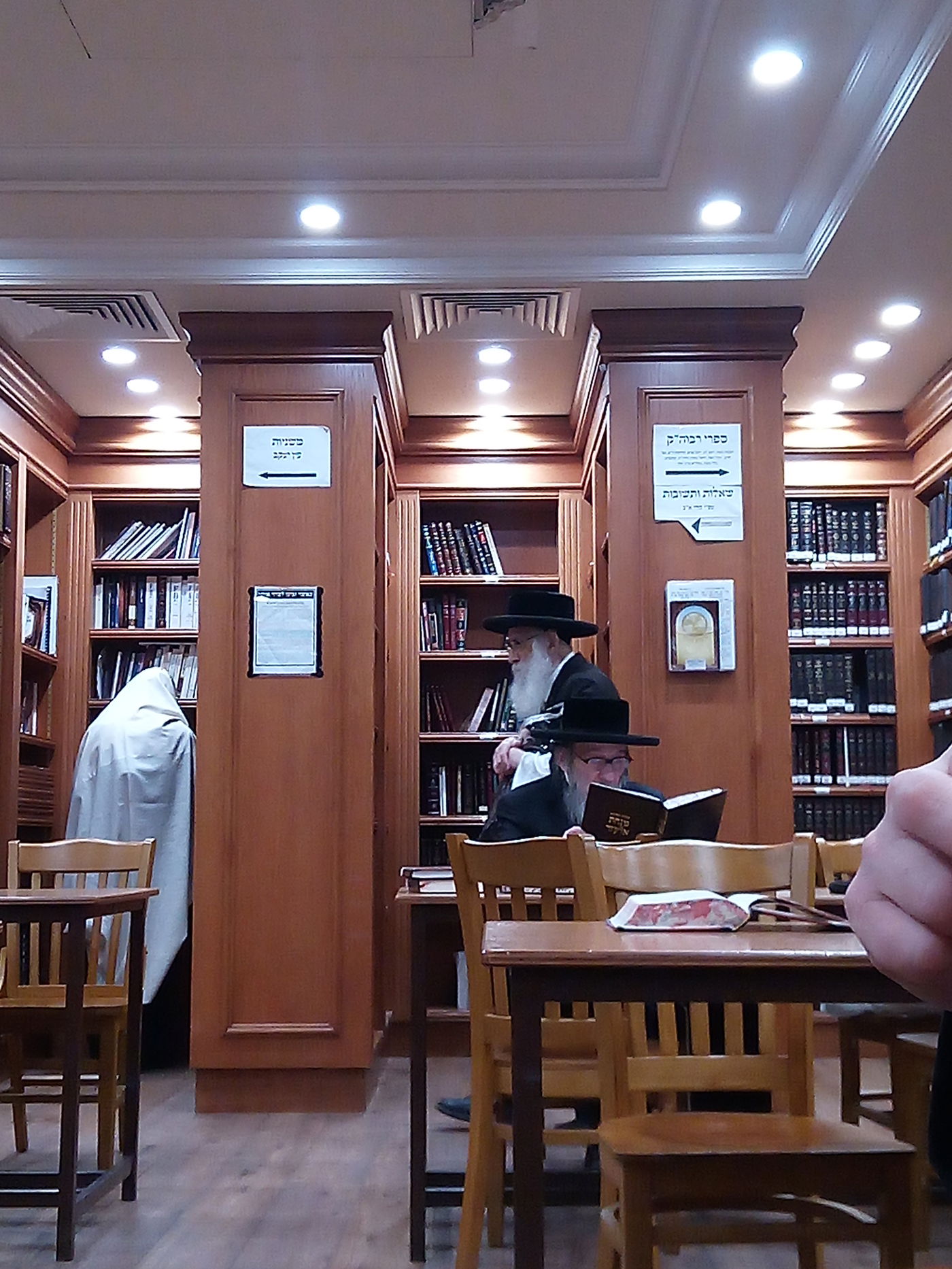  דומ"ץ סאטמר, הגה"צ רבי געציל בערקוביץ בהיכל התורה באנטווערפן