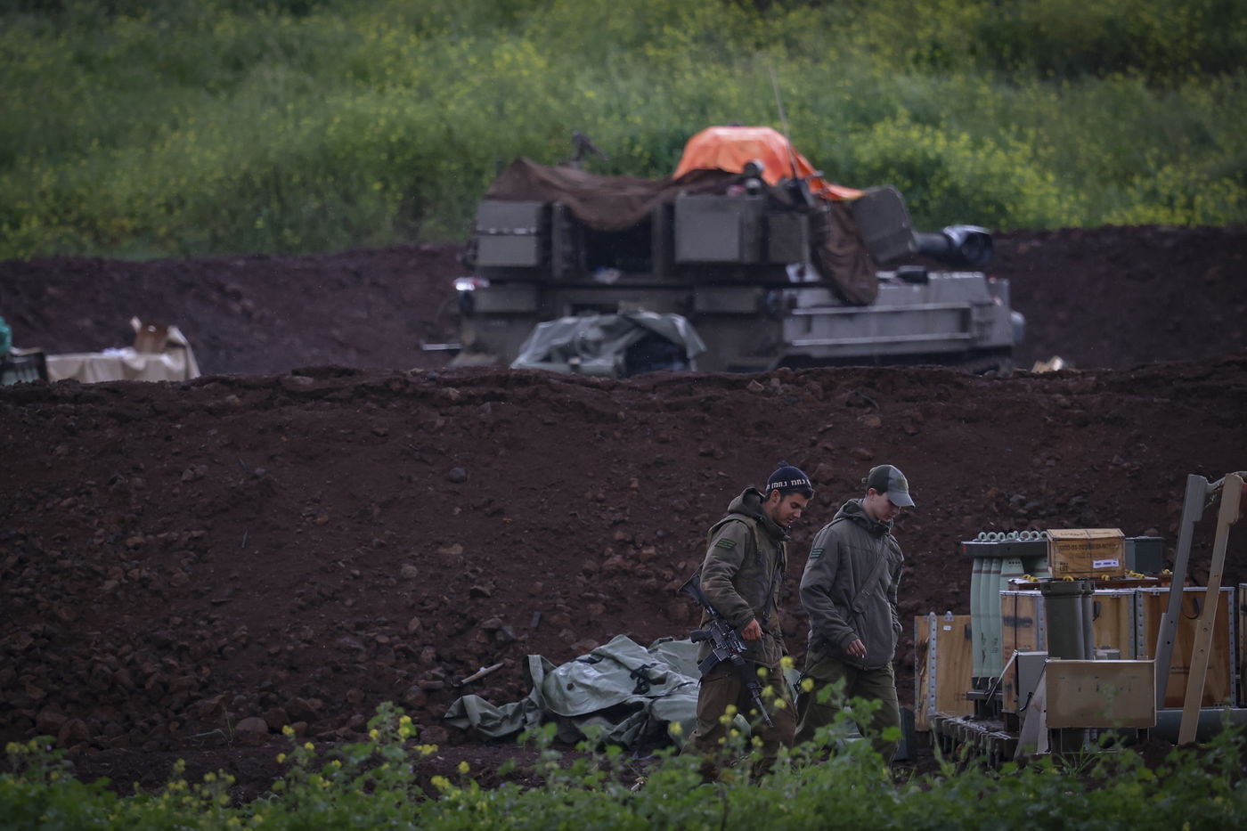 יום של מלחמה בצפון הארץ: חיילי צה"ל ליד הגבול עם לבנון