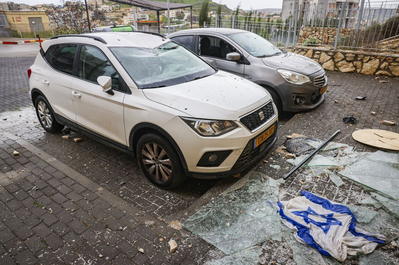 יום של מלחמה בצפון הארץ: הזירה בה טיל שנורה לעבר ישראל גרם נזק לבניין ולכלי רכב במעלות-תרשיחא