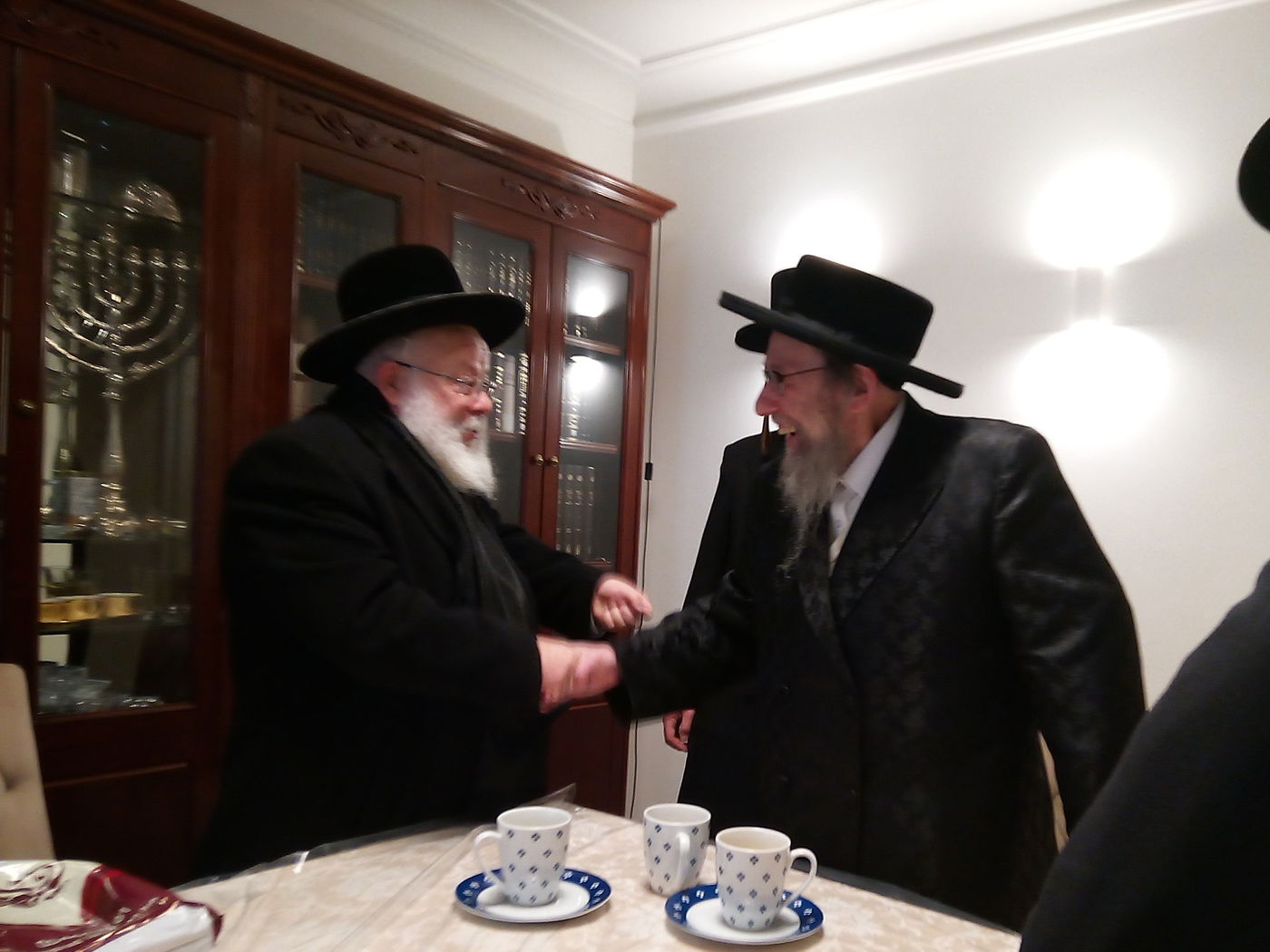 הגה"צ דומ"ץ סאטמר בביקור אצל הגאון רבי אברהם ערנטרוי