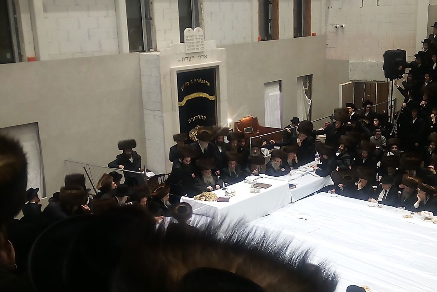 הגה"צ דומ"ץ סאטמר במלווה מלכה בפשעווארסק